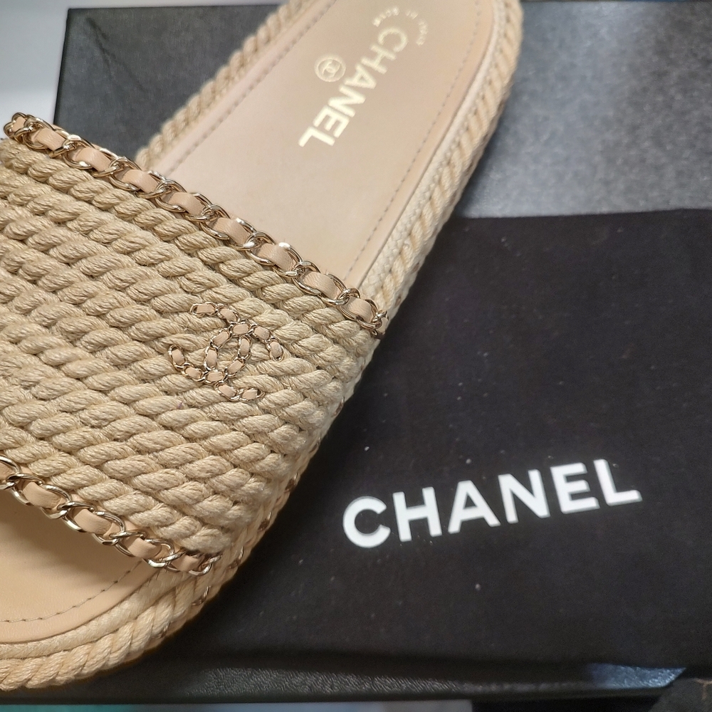 Size 41 chanel tan slides